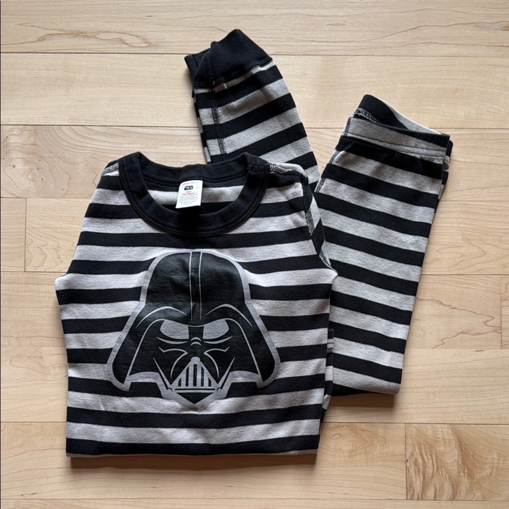 Hanna Andersson Darth Vader Pajama Set Size 6-7